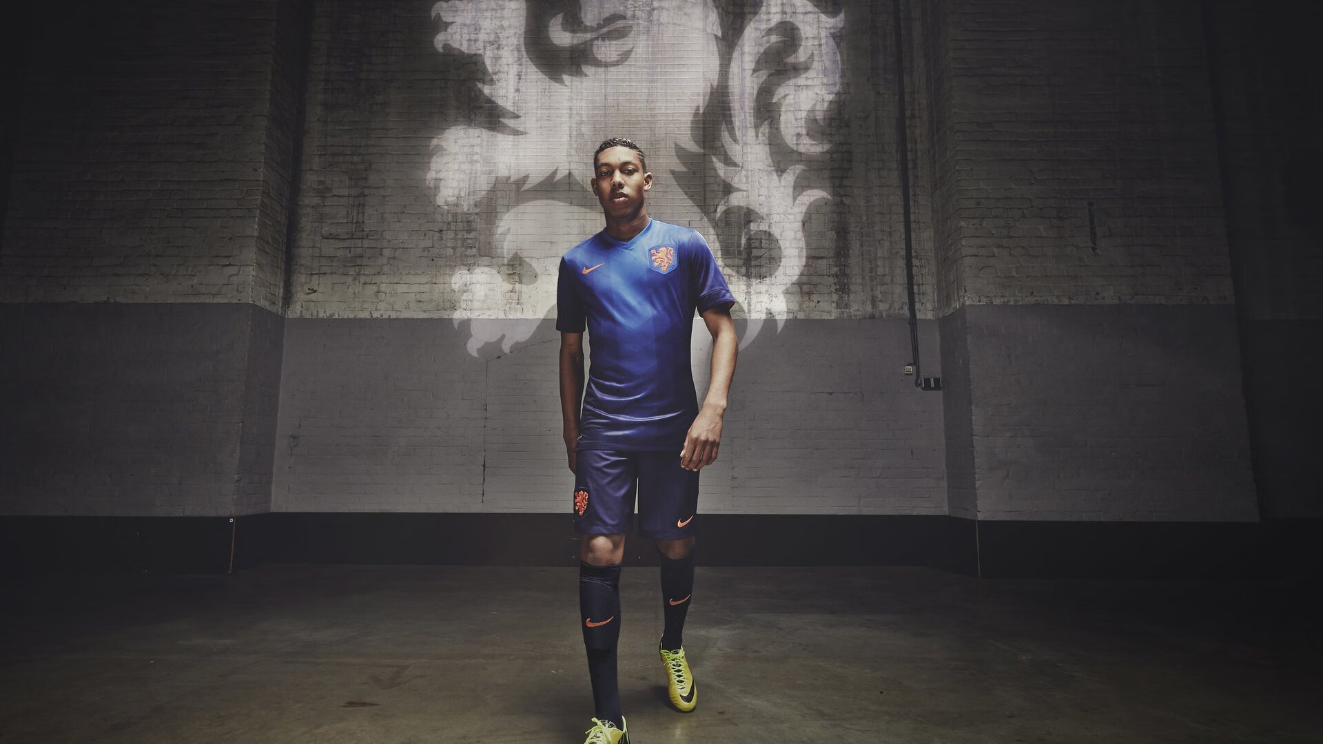 法甲霸气进攻：打穿对方防线的精彩瞬间！，法甲动作大